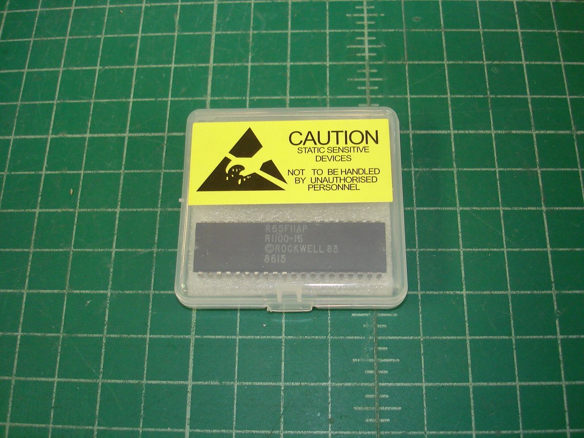 Rockwell R65F11A chips finally came in from China, and they're genuine! Tested and working in my perfboard FORTH project. Seller shipped two instead of three by mistake but is making right.

Here's the listing: ebay.com/itm/1856252443…

Not affiliated with seller.