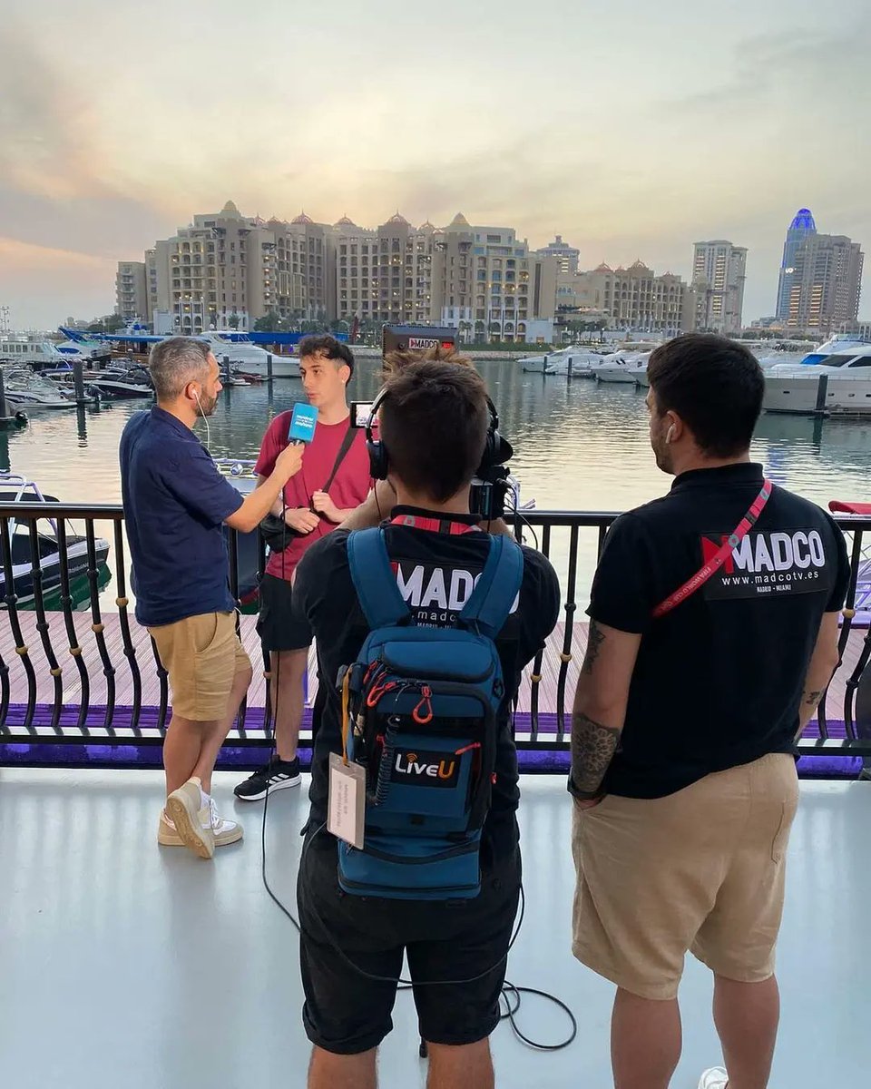 MadcoTV_'s tweet photo. 2 semanas con el @polloalvarez en Doha. Tremendo #EquipoMadco 

#QATAR2022🏆 https://t.co/qup5pK92sF
