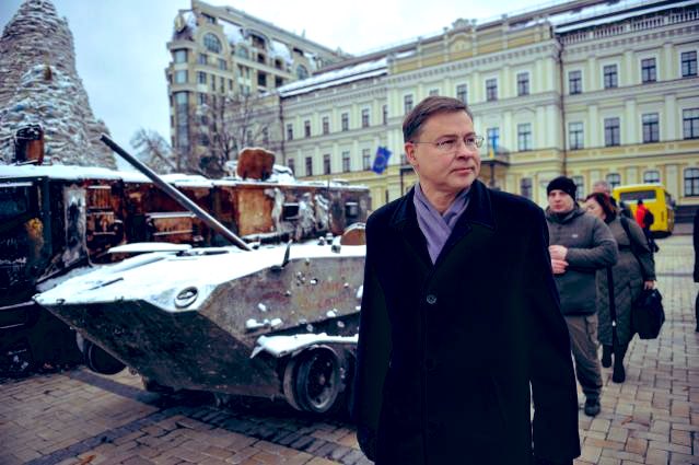 We regret no #ECOFIN decision today on proposed <a href="/EU_Commission/">European Commission</a> €18 bln funding for Ukraine in 2023.

I have seen with my own eyes how desperate the situation is. We must make a first payment next month so #Ukraine can survive winter. There’s no alternative - we’ll find a way 🇺🇦