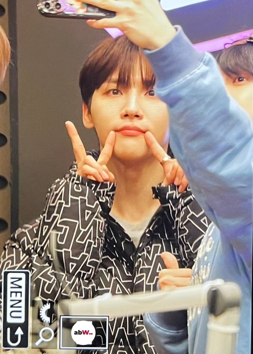 ABoutWOONG's tweet photo. 221206 pre.

오늘도 수고했습니당~~

#전웅 #에이비식스 #AB6IX #JEONWOONG #WOONG https://t.co/IUTTAbPHwk