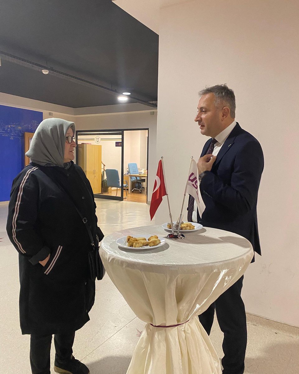 UOUnye's tweet photo. 9.Sınıf bireysel veli toplantımız başlamıştır.
Katılımlarından dolayı tüm velilerimize teşekkür ederiz.
@nilcicek @ErhanKirbac @MehtapKbdy @yakupoglu_ziya @UgurOkullari https://t.co/cHWFCIknXx
