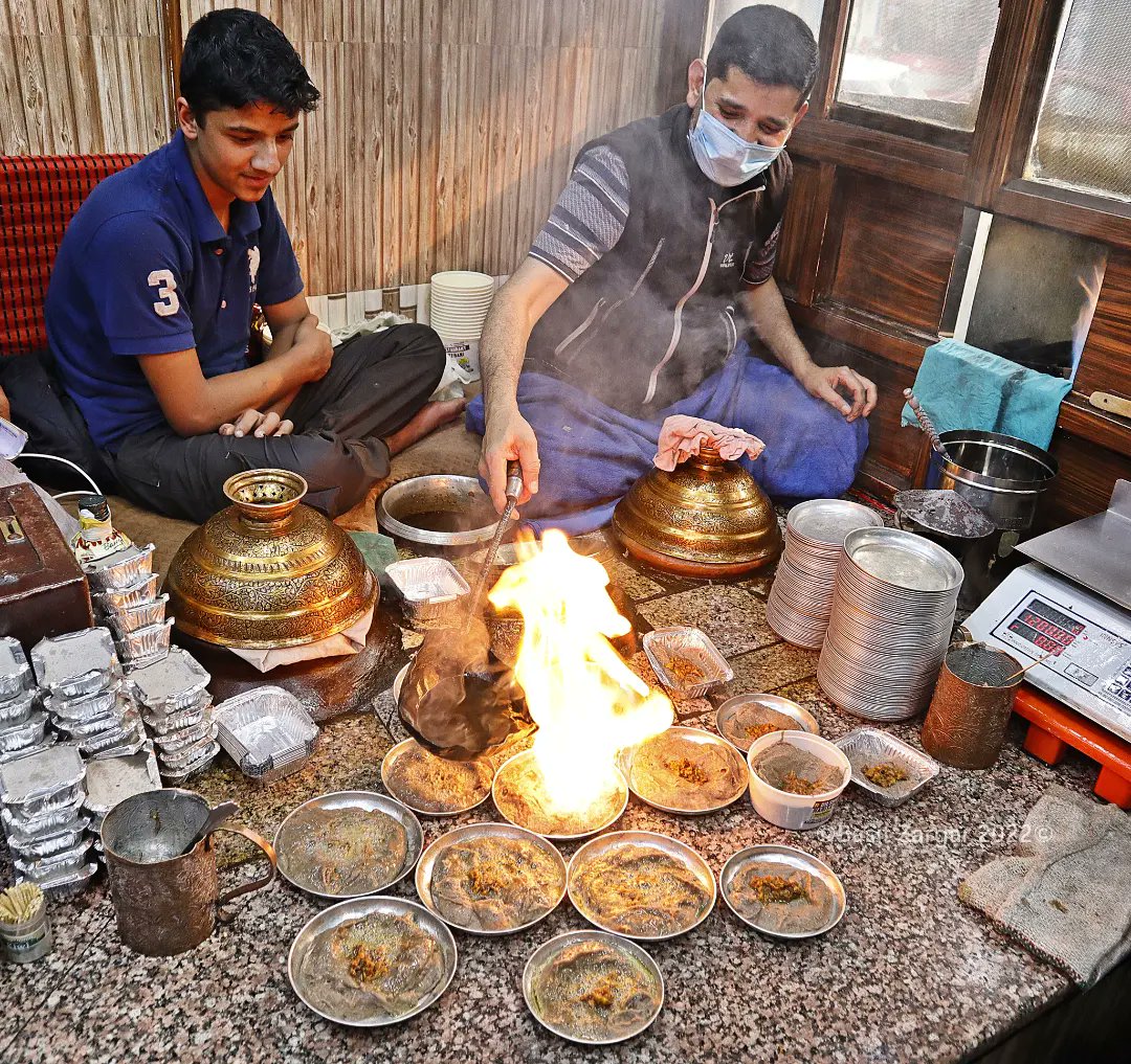 TheKashmirToday's tweet photo. While Kashmir is reeling under bone-chilling cold, Harissa, the minced mutton delicacy, is keeping a date with the valley as it is the huge demand in the winters
Photos by #BasitZargar https://t.co/8ciDvVPKVI