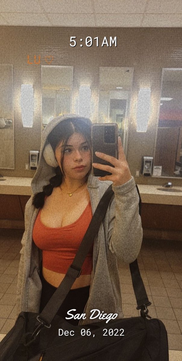 5 am gym sessions are my fav ♡ Happy Tuesday