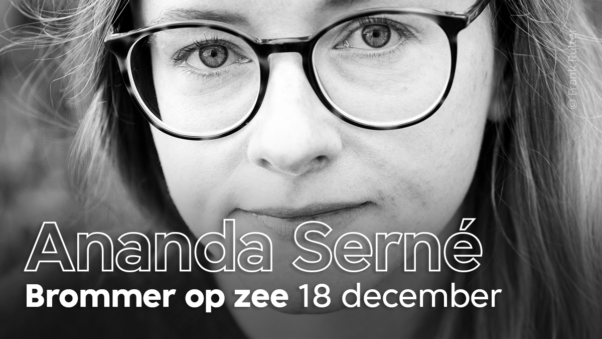 brommeropzee's tweet photo. Schrijver Ananda Serné beleefde heel wat slapeloze nachten. Tijdens die doorwaakte uren raakte ze gefascineerd door dieren en planten die 's nachts ook wakker zijn. @wilfrieddejong trekt z'n pyjama aan en spreekt haar over 'Nachtbloeiers'. #brommeropzee, 19.25 uur, NPO 2. https://t.co/jfOwX3Bfwm