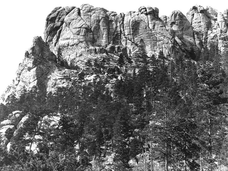 PeltierHQ's tweet photo. @J01093495 @Indigenous_Land @indianz @IndianAffairs @IICAF_ @Native3rd @ProjNativeHope @TurtleIslandNa1 @IndigenousTweet @MarkRuffalo Throughout #HeSapa/The Black Hills, you can see infinite portraits created by the Great Spirit.

Before “MtRushmore” was carved into the granite mountain, The Lakota (Sioux) saw &amp; respects the omnipresent as “The Six Grandfathers/Tȟuŋkášila Šákpe”
#tuesdayvibe
#FreeLeonardPeltier https://t.co/LAgYIR5TZ7