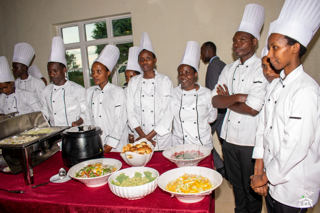 Maison Shalom International (@maison_shalom) on Twitter photo Remise des certificats aux jeunes #réfugiés et #Rwandais qui ont terminé avec succès la formation en art culinaire et F&B. 11/40 sont déjà employés dans les différents hôtels où ils ont effectué leurs stages.
<a href="/KicukiroDistr/">Kicukiro District</a> <a href="/ABC_RDBM/">ABC_Montreal</a> <a href="/Marriott/">Marriott Hotels</a> <a href="/GbikpiRuth/">Ruth Nirere</a> <a href="/RwandaEmergency/">Ministry in charge of Emergency Management</a> Remise des certificats aux jeunes #réfugiés et #Rwandais qui ont terminé avec succès la formation en art culinaire et F&B. 11/40 sont déjà employés dans les différents hôtels où ils ont effectué leurs stages.
<a href="/KicukiroDistr/">Kicukiro District</a> <a href="/ABC_RDBM/">ABC_Montreal</a> <a href="/Marriott/">Marriott Hotels</a> <a href="/GbikpiRuth/">Ruth Nirere</a> <a href="/RwandaEmergency/">Ministry in charge of Emergency Management</a>