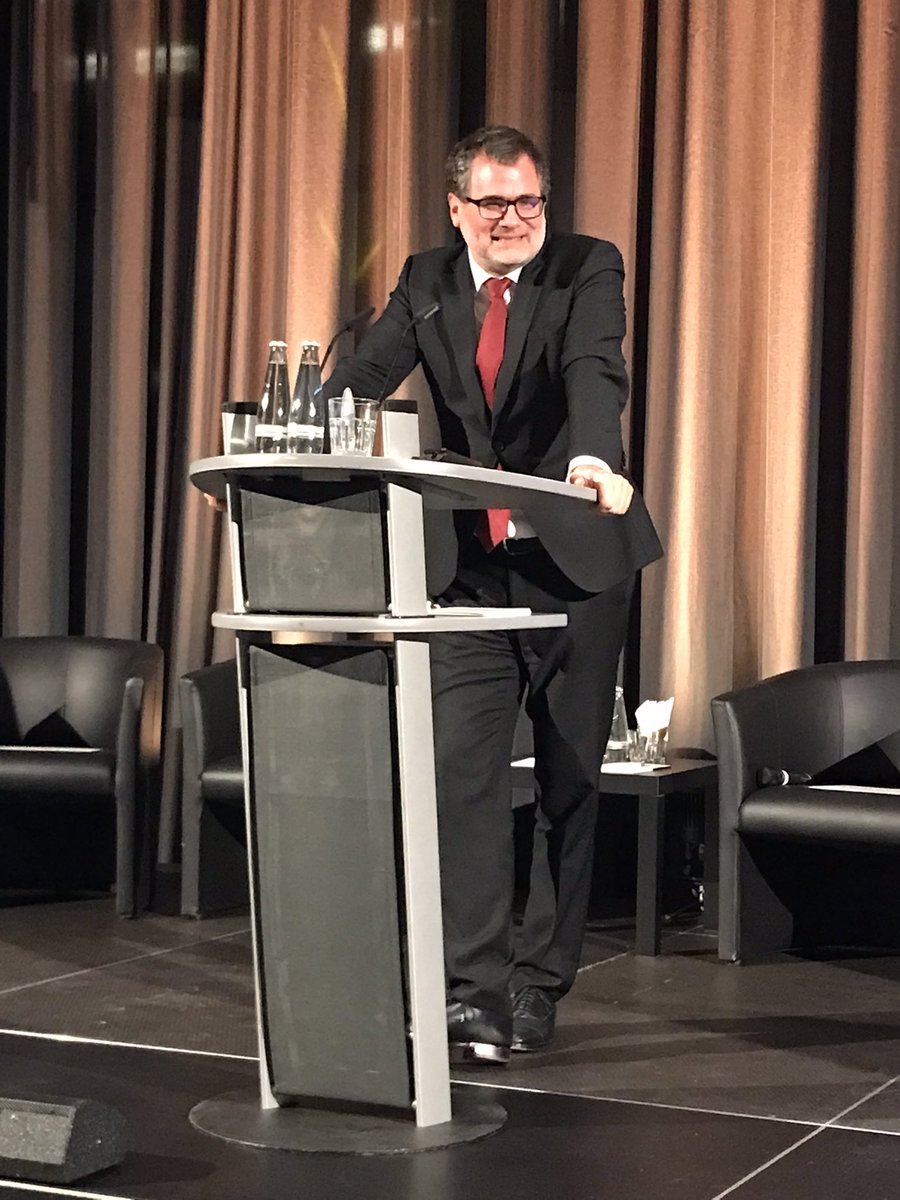 Wolfgang Schmidt, Chef BK, macht deutlich: Die Abhängigkeit bei russischem Gas ist von 55% auf Null gesunken, ohne das es zu massiven Ausfällen in der Industrie gekommen ist 👍👍👍. <a href="/Die_Gruenen/">BÜNDNIS 90/DIE GRÜNEN</a> <a href="/spdbt/">SPD-Fraktion im Bundestag</a> <a href="/fdpbt/">Fraktion der Freien Demokraten</a> <a href="/Der_BDI/">BDI</a> <a href="/AgoraEW/">Agora Energiewende</a> <a href="/KlimaWirtschaft/">Stiftung KlimaWirtschaft</a>