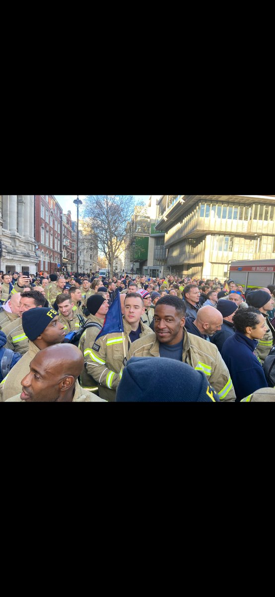 LondonFBU's tweet photo. https://t.co/vuCxGYJxE1