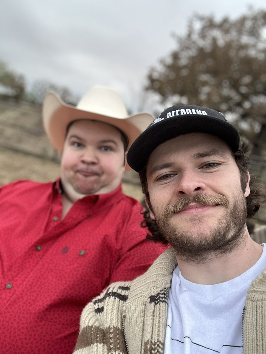 oompaville's tweet photo. Just finished our work in the barn… https://t.co/pmzlW5HWE9