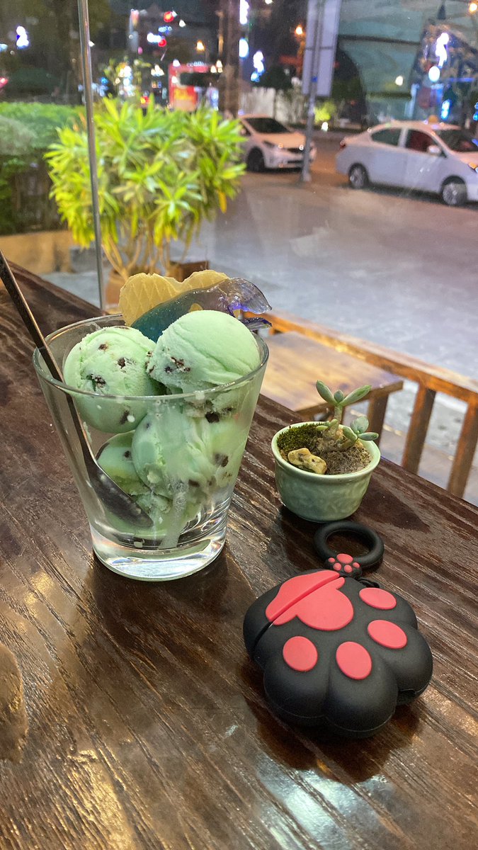 Hubibebe's tweet photo. Vừa oder mint choco vì chợt nhớ đến pé @HANBIN_twt_ https://t.co/y1hjkTr4Fu