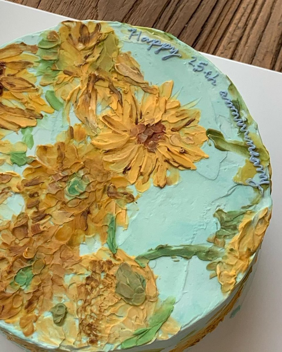 softdeIicacy's tweet image. vincent van gogh and claude monet inspired cakes;