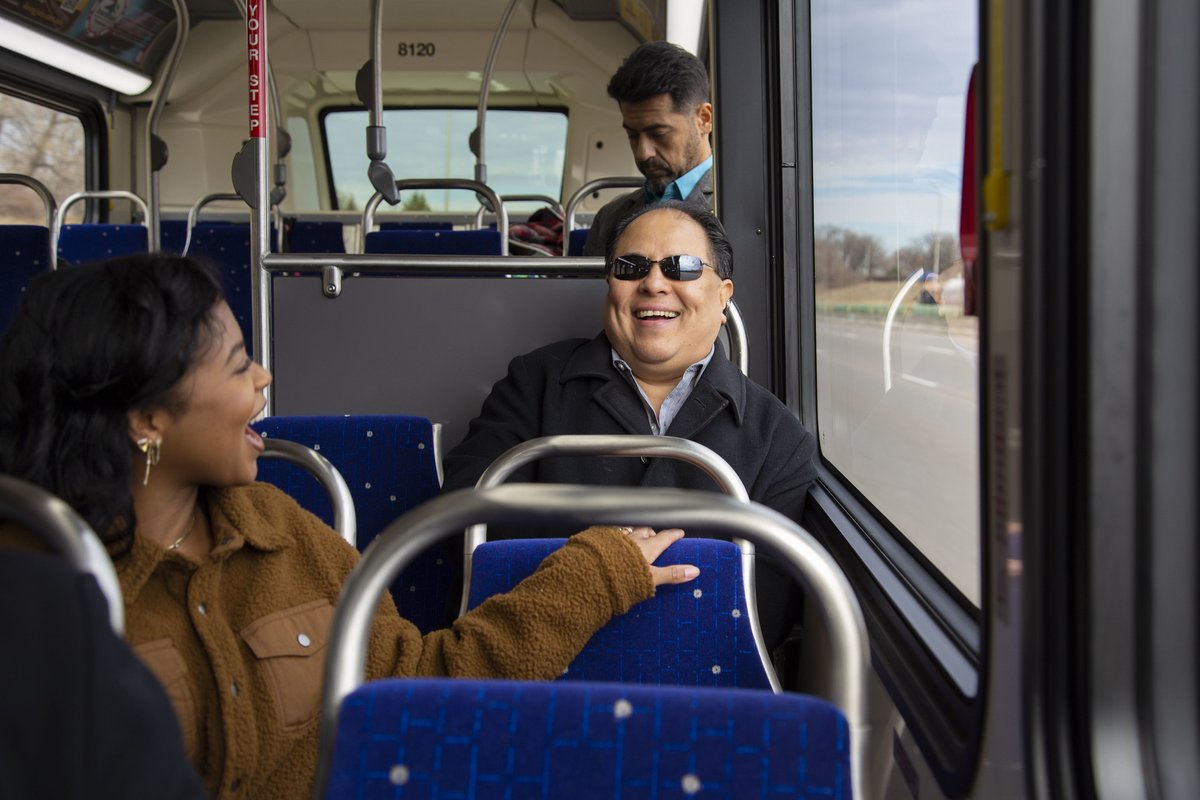 MetroTransitMN's tweet image. The METRO D Line launched this weekend! Remember to pay your fare before you board at one of the many ticket machines along the route. Learn more about the METRO D Line at metrotransit.org/d-line 

#MetroDLine #BRTaFasterRide