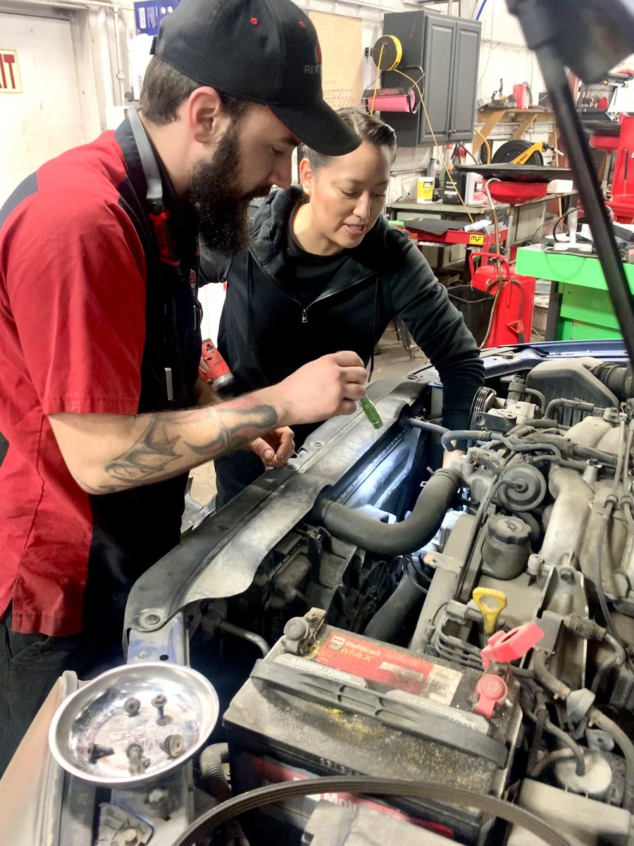 FIFMinistryFM's tweet image. Our skilled technicians work together side by side with our volunteers to help repair donated vehicles that will soon impact a life of someone in need. We couldn’t do it without our volunteers! 🙌🏼 #thankyou #blessed #grateful #volunteer #nonprofit #donate #autorepair