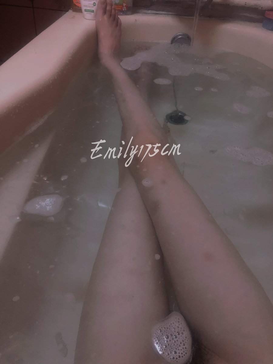 轉推+留言+按讚
抽一個戀足😍

12/13抽出一位免費戀足💞

#戀足 #足控 #長腿