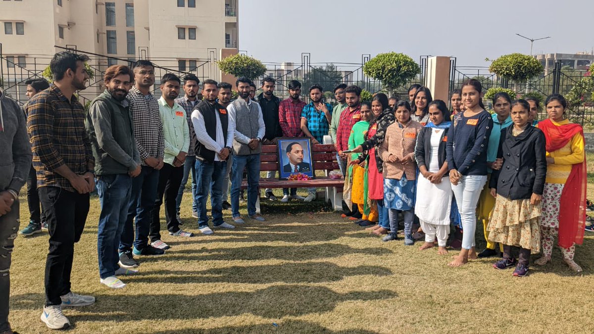 HaryanaAbvp's tweet photo. #समरसता_दिवस
@abvpjindhr जिले की चौधरी रणबीर सिंह विश्वविद्यालय के विवेकानंद पार्क में डॉ भीमराव अंबेडकर जी को श्रद्धांजलि अर्पित की गई! जिसमे विभिन्न डिपार्टमेंट के छात्र-छात्राएं मौजूद रहे , मुक्त संगोष्ठी में कई छात्र-छात्राओं ने भी अपने विचार सांझा किए! https://t.co/LOVAwIAa3w