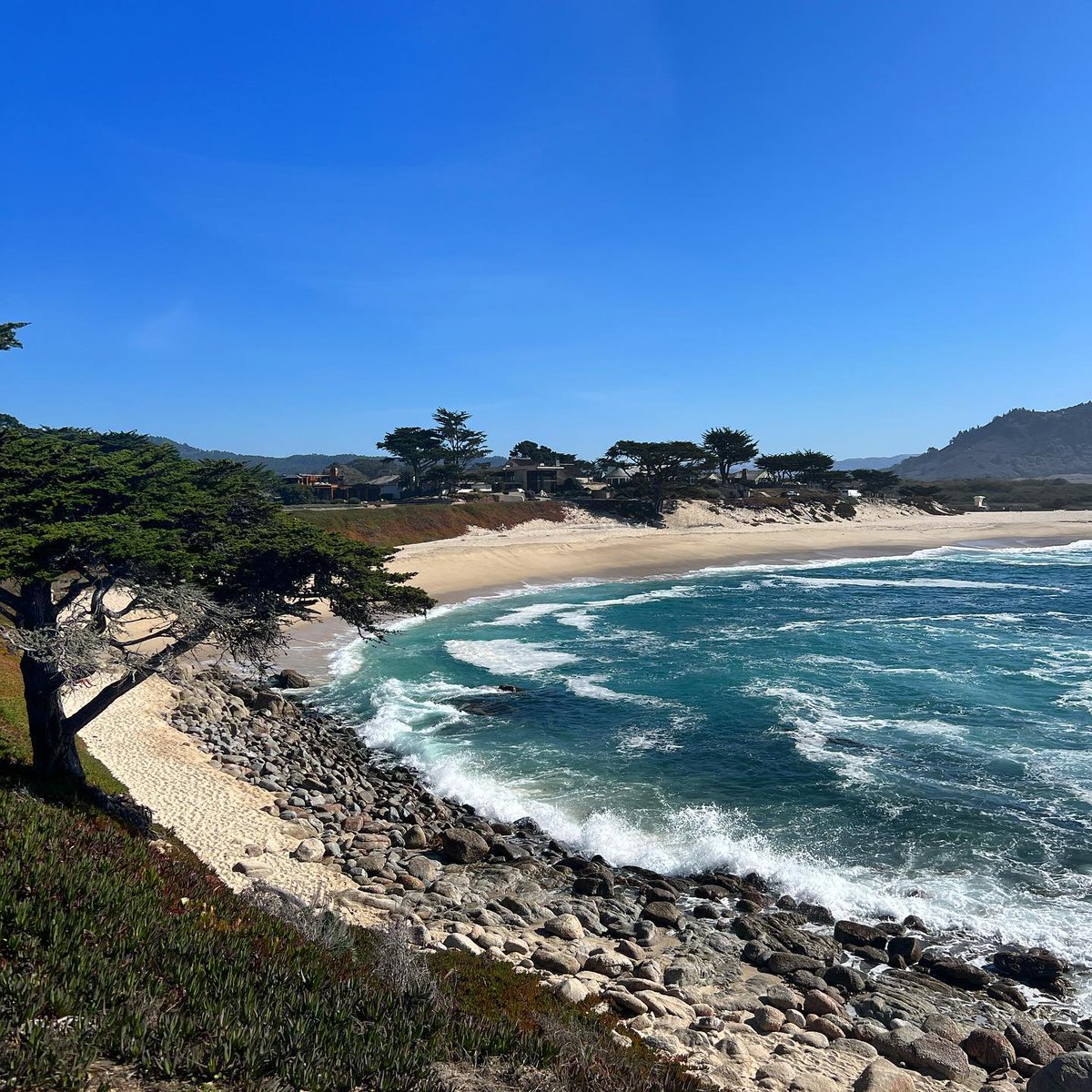 InnsBTS's tweet photo. The beautiful contrast of the bright turquoise sea against the white sandy beaches of Carmel-by-the-Sea is stunning. Stroll alongside the waves and feel any stresses melt away. Book your next vacation with Inns-by-the-Sea here: https://t.co/yqyCJM21AV

📷: live.deliciously via IG https://t.co/k8SYLztpO7