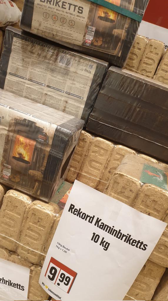 hätte mich wirklich über Kohle im schuh gefreut heute, bei den preisen..

schokolade brennt jedenfalls sehr scheixse..