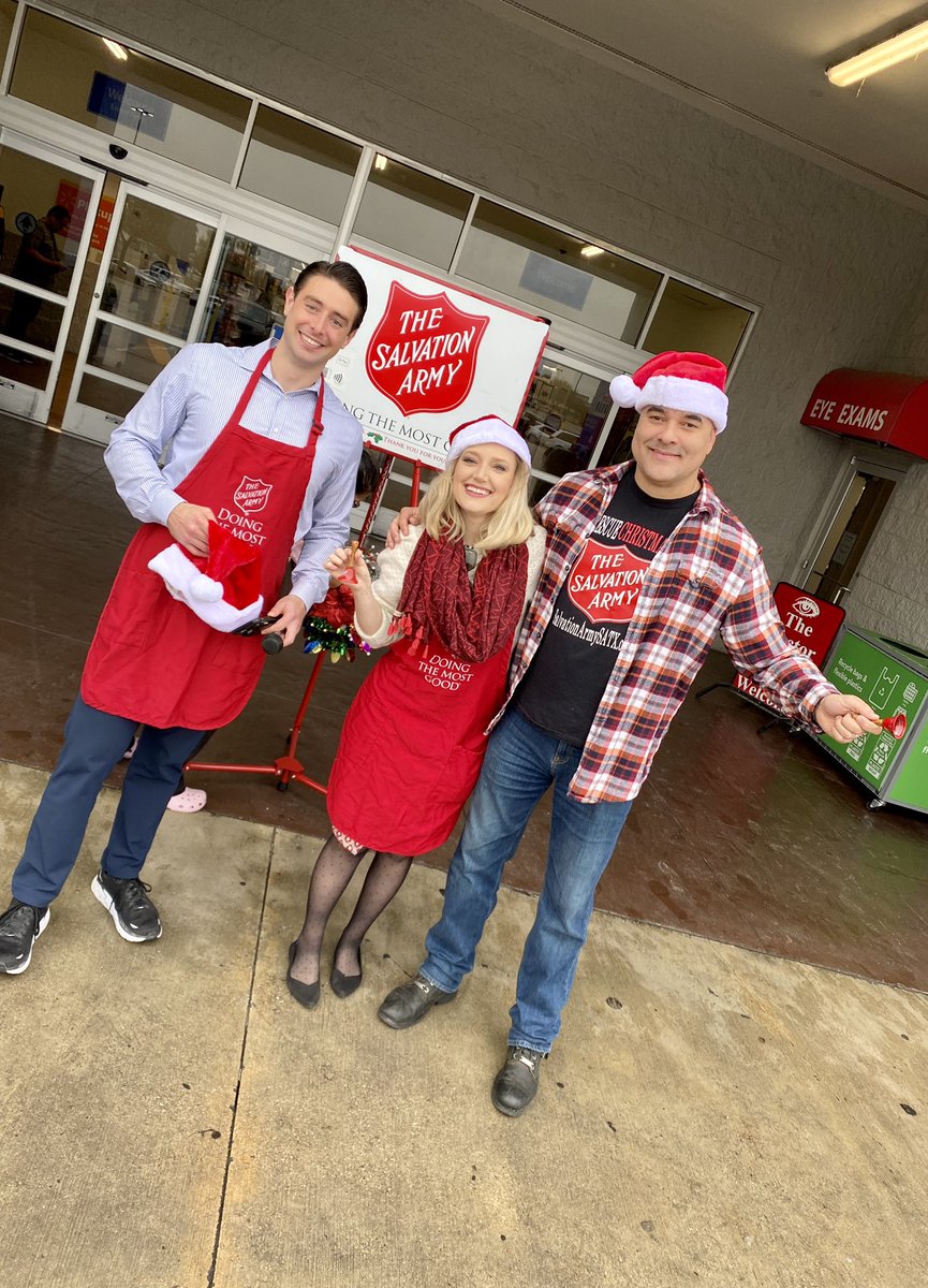 JOIN US till 10 am at Walmart, 3302 SE Military Drive as @ksatnews’ @MaxMasseyTV @KSATSarahSpivey are collecting donations for their kettle from our #ParadeOfKettles competition. Donate online at rb.gy/r0axc3.
