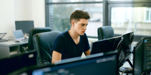 Eric_Kimble's tweet photo. Many companies have a front-end web developer on their hiring wish list. Learn more about this in-demand role, and what type of skills and experience you need to succeed in it. #technology #jobsearch https://t.co/Ay5z6WBbO4 https://t.co/hbxLMYYBac