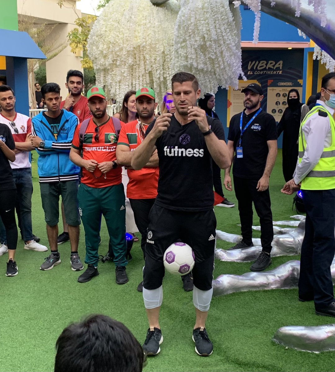 CONMEBOL's tweet photo. ¡Vivimos la experiencia #Futness en el #CONMEBOLTreeOfDreams!
Con ejercicios, música, juegos y baile los asistentes pudieron disfrutar de la combinación del fitness + fútbol.
¡Prepárate, porque hay más! 💪🏻⚽️
📆 07/12
⏰ 14h
📍#CONMEBOLTreeOfDreams, Sikkat Alwadi, Doha. https://t.co/uHpwxni5tY