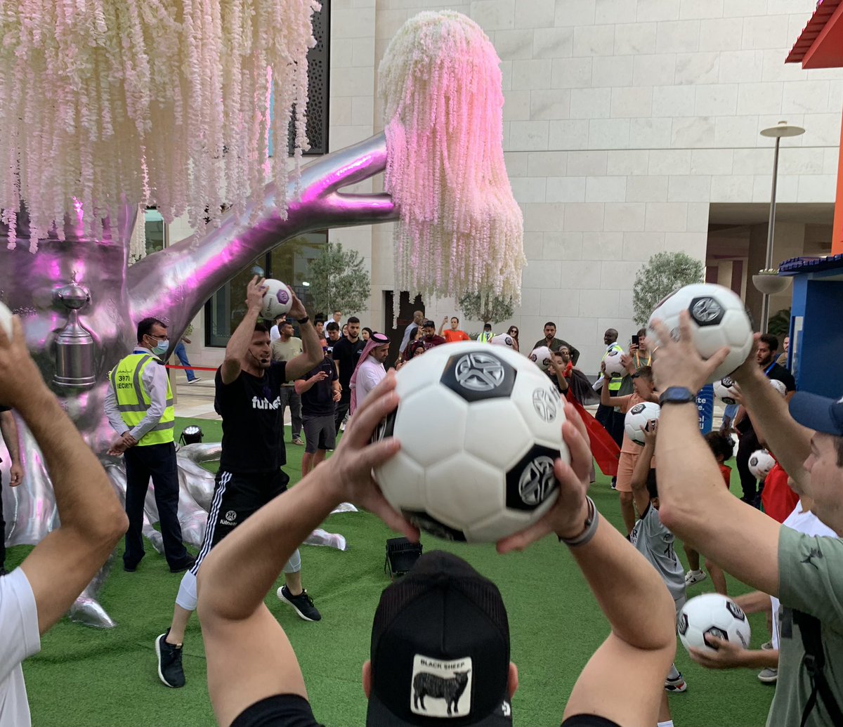 CONMEBOL's tweet photo. ¡Vivimos la experiencia #Futness en el #CONMEBOLTreeOfDreams!
Con ejercicios, música, juegos y baile los asistentes pudieron disfrutar de la combinación del fitness + fútbol.
¡Prepárate, porque hay más! 💪🏻⚽️
📆 07/12
⏰ 14h
📍#CONMEBOLTreeOfDreams, Sikkat Alwadi, Doha. https://t.co/uHpwxni5tY