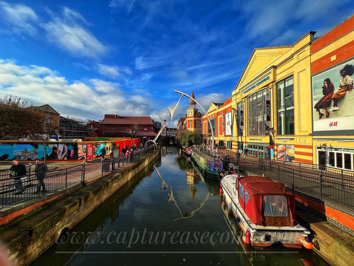 captureasecond's tweet photo. Out and about in Lincoln today… #lincoln #outandabout #cathedral #waterside #castle #lincs #tourist #visitlincolnshire #captureasecond #walkingtour #walkingabout #walkaboutabit https://t.co/oaf9LSGrec