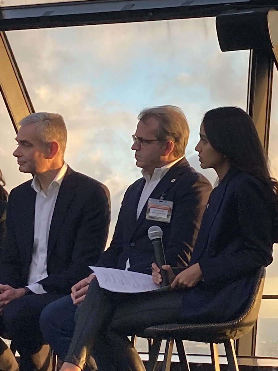 MindTheBridge's tweet photo. We have to challenge ourselves everyday to make things work and innovate 👉🏻 @frankdesvignes now 

“Innovation Models for the future”
Panel programmed by @economistimpact part of #MTBCSS #EICSS cc @AChilkoti https://t.co/oXYSAKNNYS
