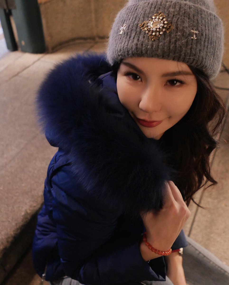 Minmmm123's tweet photo. 冬天露不了奶子了，但是可以不穿内衣出门了🫢 #青岛 https://t.co/cgWxaH6Vdr