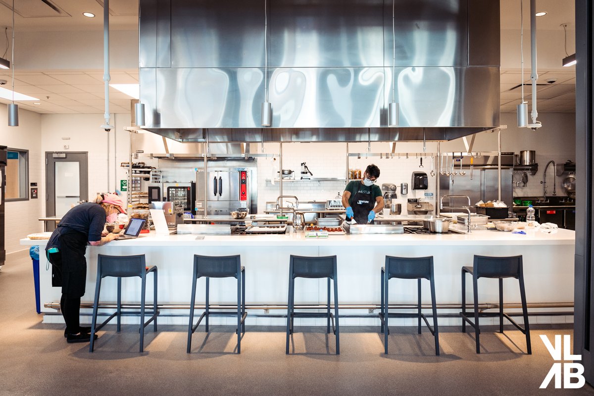 Do you like food? We sure do! 

With more than 800sq. ft. of space and an open layout, our commercial-grade kitchen provide students with a space to test out recipes for their food and beverage startups, and collect feedbacks through sampling events.