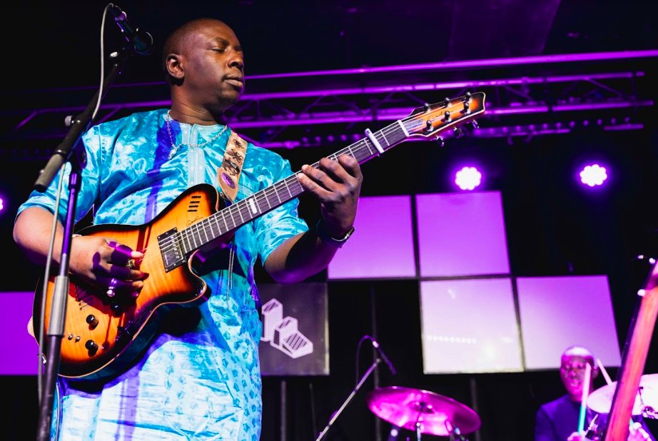 africaoye's tweet photo. Last month, a magical show with the legendary Malian singer, songwriter & guitarist @Vieuxfarkatoure, often referred to as “The Hendrix of the Sahara”.
Captured by Caitlin Sullivan at @future_yard
@MELLOWTONEclub #Oye30 https://t.co/3N7oqx2ui8