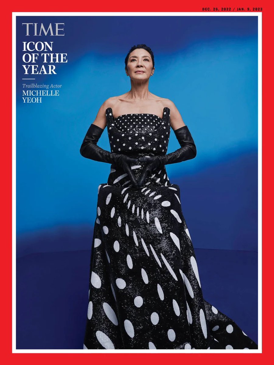 No Asian woman has won Best Actress. “I feel like my full Asian community has thought about it. They come up to me and they say, ‘You’re doing it for us.’” -Michelle Yeoh is Time Icon of the Year. 🙌🏼 time.com/icon-of-the-ye…