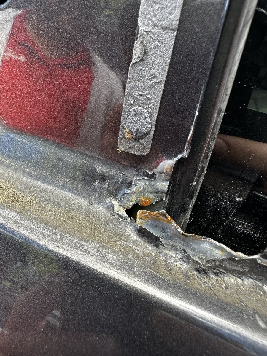 tecklor's tweet photo. I’ve wasted so much time trying to get this resolved. Rented vehicles and paid for things out of pocket. The local @safelite says everything was submitted and payment was generated in November… but nothing has yet been received by the collision center. https://t.co/gQgb7EMZaF