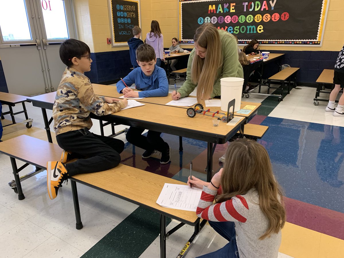 LeeBurnsworth's tweet photo. Falling Weight System Lab in Science! @TeamNSIS @MrsAKelemen https://t.co/JhUXCuG9wg