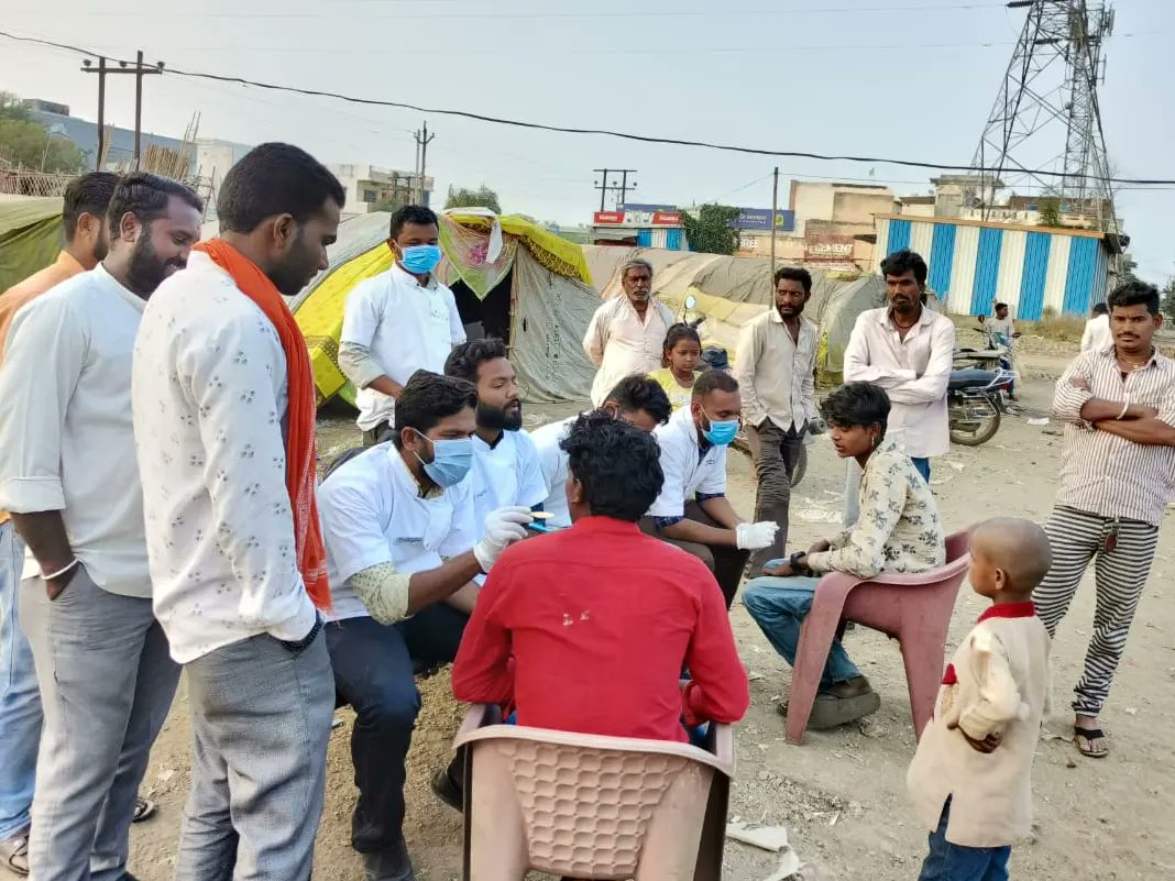abvp_hingoli's tweet photo. डॉ.बाबासाहेब आंबेडकर यांच्या महापरिनिर्वाण दिनानिमित्त मेडिव्हिजन हिंगोली कडून अकोला बायपास येथील सेवावस्ती परिसरात दंत तपासणी शिबीर घेण्यात आले..
#Drbabasahebambedkar #MahaparinirvanDiwas #medicalstudent #ABVP #abvpvoice #abvpdevgiri #Hingoli #ABVPHingoli #dental #medivision https://t.co/gZMxWVBknN