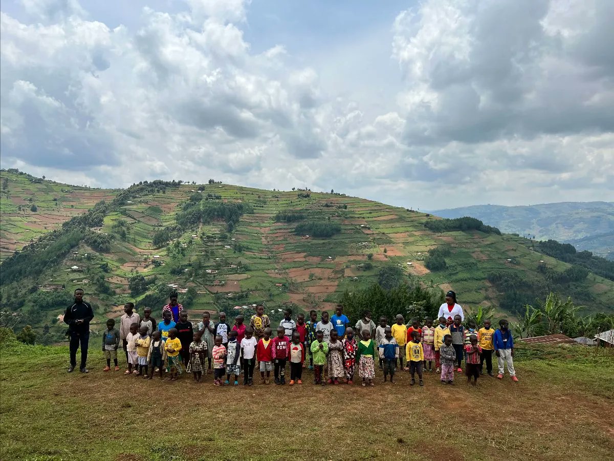 What does one rainwater collection tank do? 💧 

It creates a miraculous change well beyond a single household to effect the entire community. Learn more and GIVE TODAY and support clean water projects in Uganda like this: buff.ly/3bxg48h

#cleanwater #uganda #rainwater