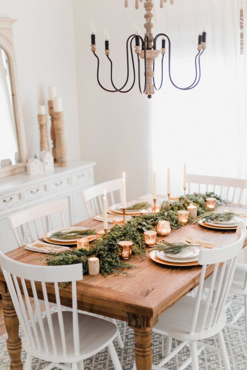 Subtle Christmas Tablescapes for the Holiday Season decoist.com/christmas-tabl…