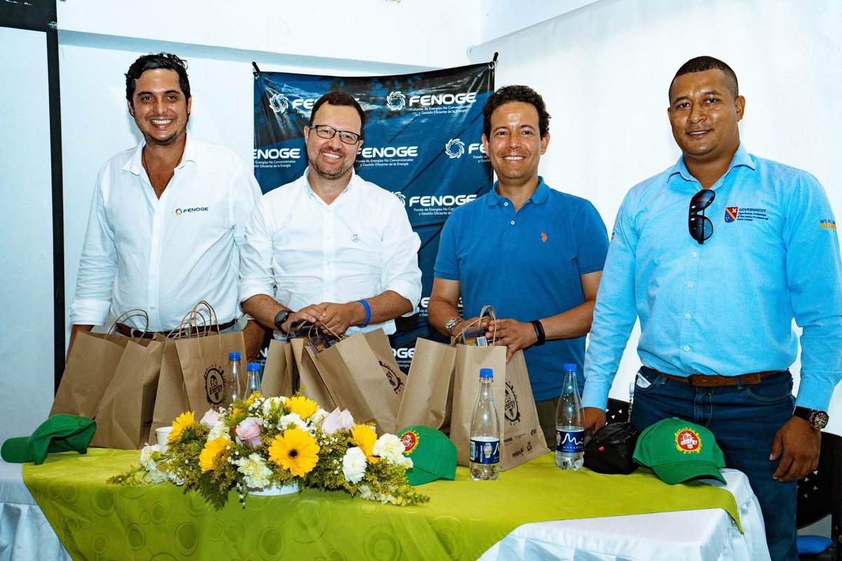 eedassaesp's tweet photo. #eedascleanenergy en compañía del #fenoge realizaron el #eventodecierre e #informe de las actividades de #capacitaciones que se llevaron a cabo dentro del marco del Programa #BeEnergy, financiado por el #bid.

#minenergía #aprendices #públicogeneral #técnico #reconocimiento https://t.co/K6gTACriXL