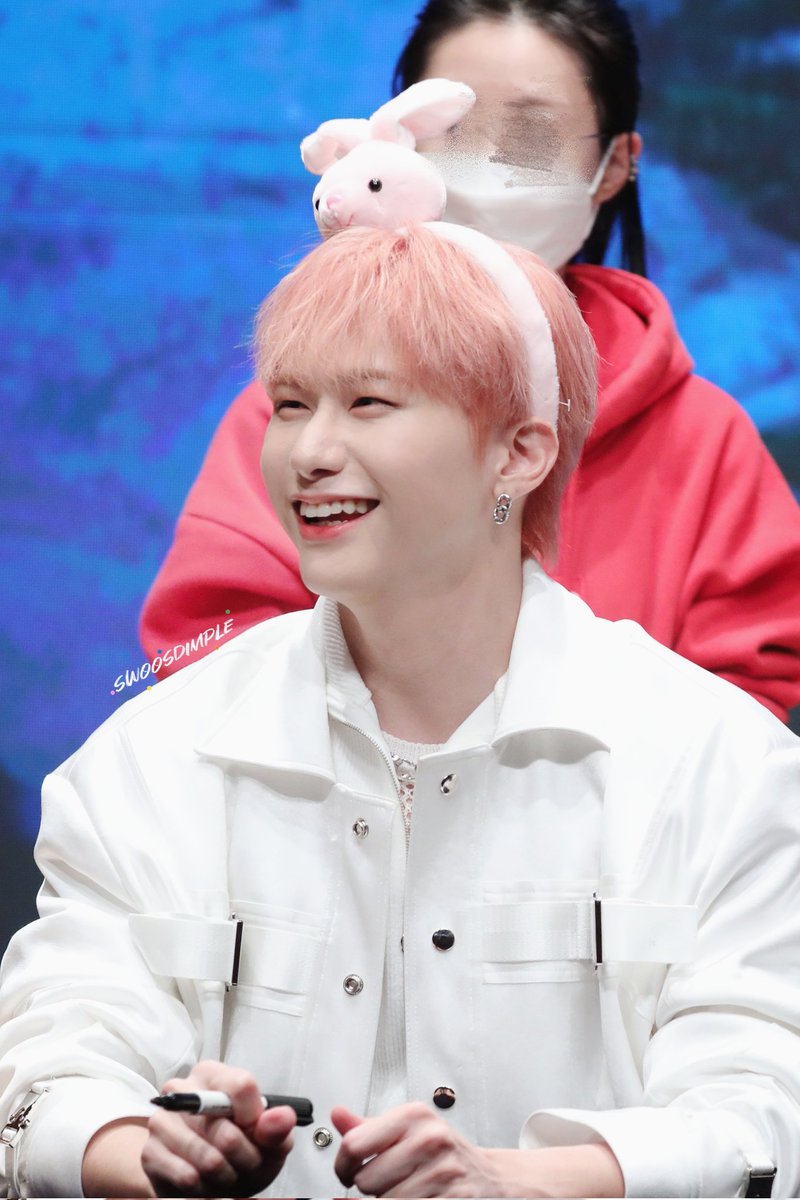 DonyangDo's tweet photo. 221126 Applemusic Fansign
Sik puppy 🍑

#VICTON    #빅톤   
 #VICTON_Virus    
#승식 #강승식 #seungsik https://t.co/yTeKi38c3r