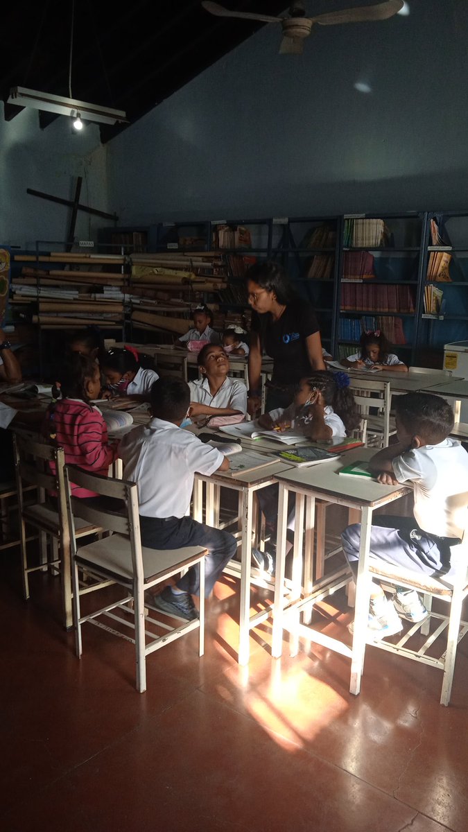 JEMP1805's tweet photo. Personal Fundabit apoyando en el Congreso pedagógico en la EB AMERICA en Calabozo Guárico,para una educación de calidad y reflexiva  @NaslyNd @_LaAvanzadora @fundabitguaric2 @Municipio2 @RiveroJilberto2 @leivi24 https://t.co/vMoxrKTfng