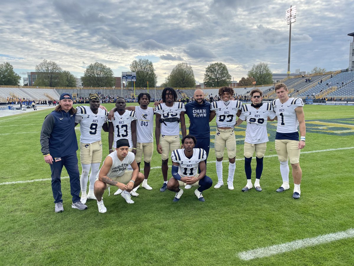 CoachLakeLowe's tweet photo. What an incredible 2.5 years it has been with @CSUFB, I am forever indebted to the great men I had the pleasure of working alongside and serving the young men in our Football Ministry! 💣Squad 4L! All good things come to an end but these memories will last a lifetime! https://t.co/WjPHHluZTo