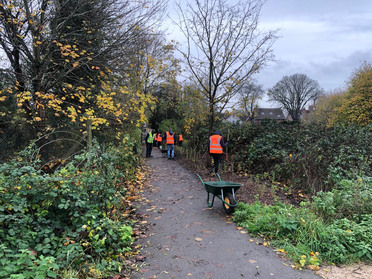 WERAMerton's tweet photo. Another 250 trees were planted by WERA on the Merton Park Green Walk.
This brings the total number of trees planted by WERA since its inception to  3689  in Abbey Rec , Nursery Road Playing Fields as well as the Green Walk . https://t.co/p3U0tqGUho