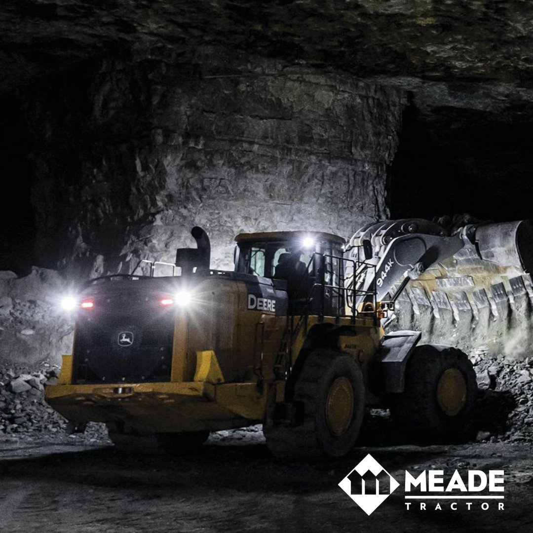 meade_tractor's tweet photo. Digging in and celebrating National Miners Day! Mined materials contribute to things like roads, houses, cars and computers. We appreciate our mining customers and their workers.
#johndeereconstruction
#minersday
#meadetractor
#getdowntoearth https://t.co/zqNDksGX1Z