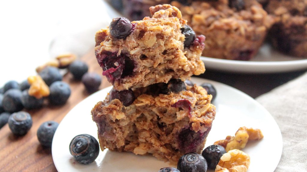 These easy gluten free breakfast ideas are totally delicious (and nutritious!) - from frittatas to oatmeal to gluten free muffins! Link--> fannetasticfood.com/gluten-free-br… 
.⁠
.⁠
.⁠
#glutenfreerecipes #breakfastideas #rdchat