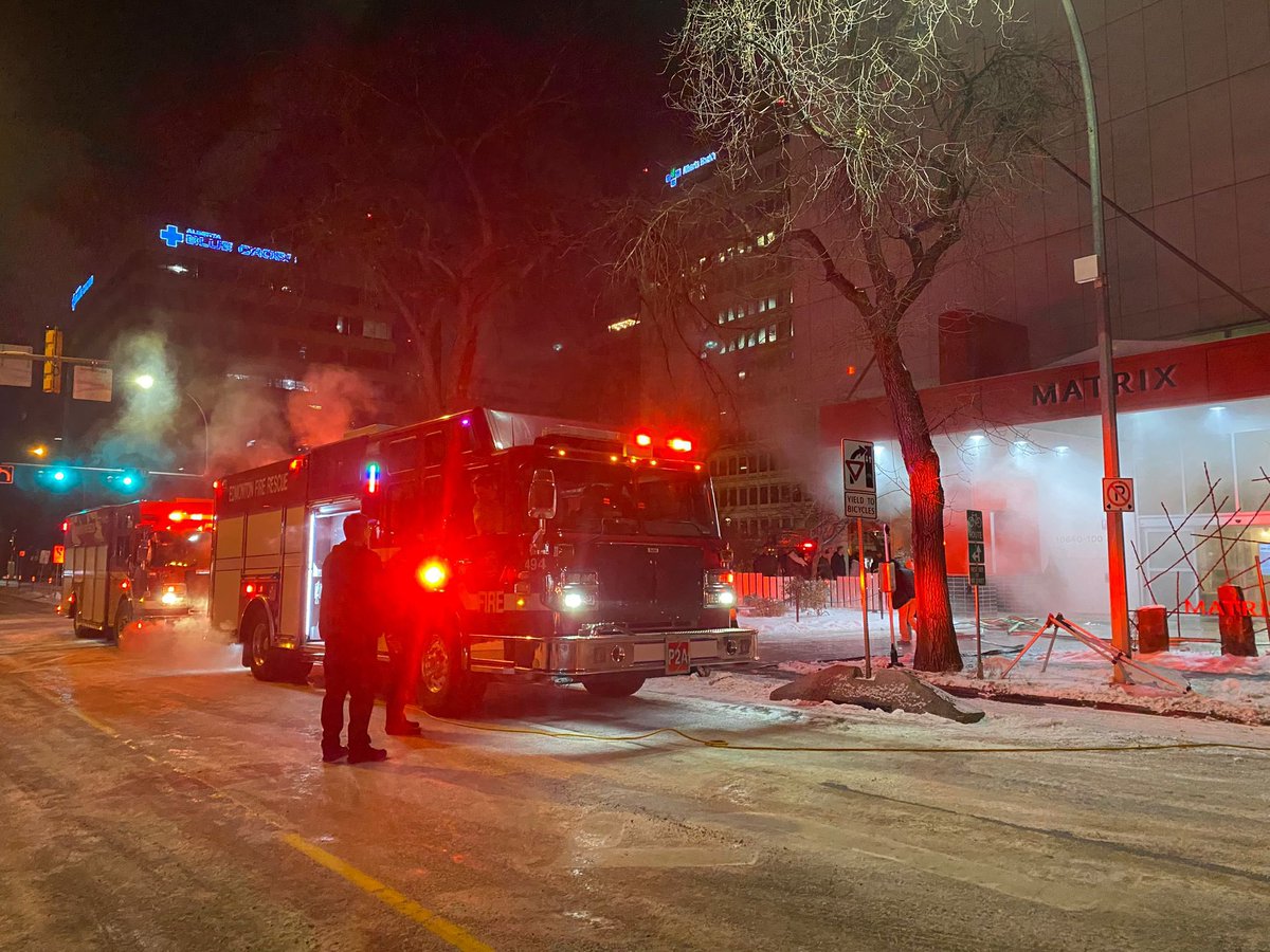 AlbertaPFFPA's tweet photo. We had a bit more of an action-packed start to our second day of the Alberta Professional Fire Fighters &amp; Paramedics Association conference than planned. Thank you to @EFFU_209 for a quick response and staff at the @thematrixhotel for helping to keep everyone safe! https://t.co/I0RDPMveHL