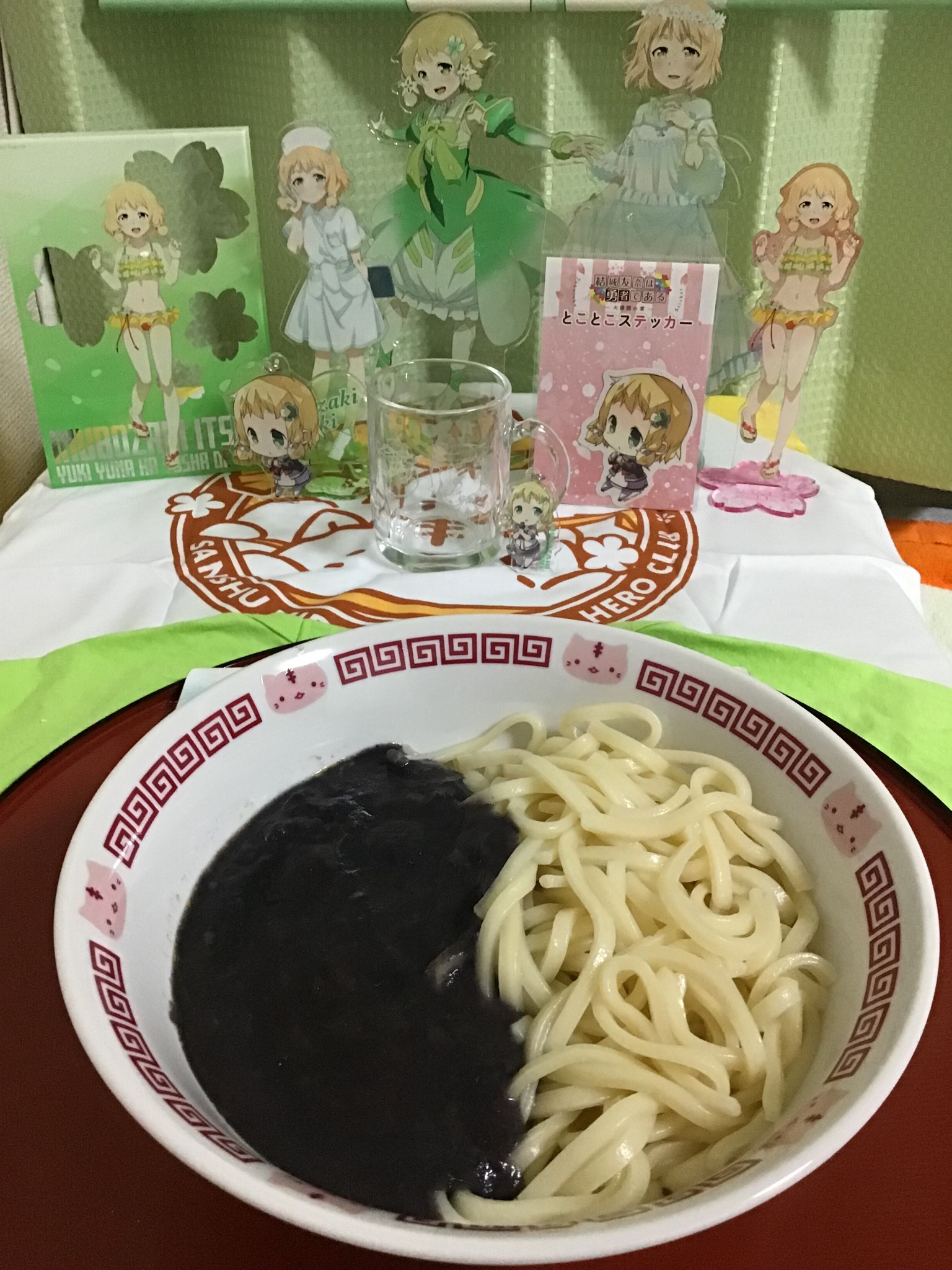 結城友奈は勇者である ゆゆゆい 公式 お誕生日おめでとう 12月7日は犬吠埼樹のお誕生日です 音楽のテストで緊張していた樹が ライブハウスのような場所で 堂々と歌っている姿には 風でなくても成長を感じます 歌手 になるという夢に