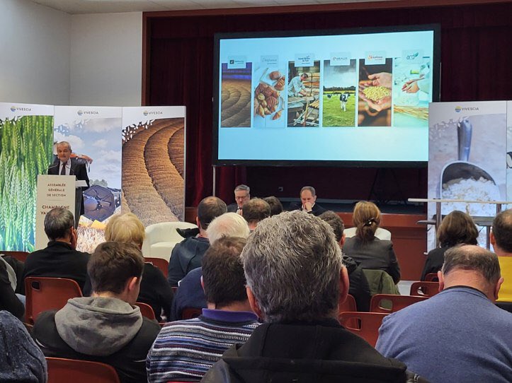 Vivescia's tweet photo. [#AGSection] Notre cycle d'assemblées générales se termine à St Mesmin (10) avec les associés-coopérateurs de la section Champagne Val de Seine. Echanges, table ronde, gouvernance #coopérative locale ou encore regard sur l'avenir &amp; les enjeux à venir vont rythmer l'après-midi ! https://t.co/HWz22FkZP5