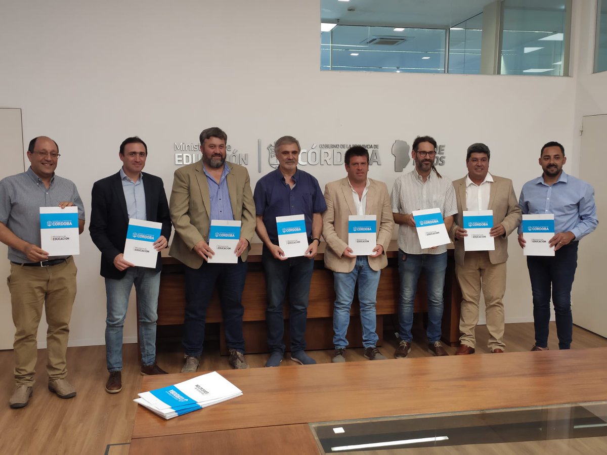 educacioncba's tweet photo. Estas obras beneficiarán a 851 estudiantes y son posibles por el trabajo en conjunto con municipios y comunas. #ProgramaAurora #MásEducación #Hacemos https://t.co/Q2Gen9WqLA