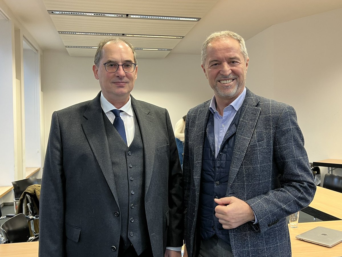 Pressegespräch bei dem Verein der Ausländischen Presse in Deutschland 
Unter Leitung von Georgios Pappas vom griechischen Sender ERT hatte ich als Präsident der #UVB Austausch mit den Journalisten zu Lage der Wirtschaft in der Region