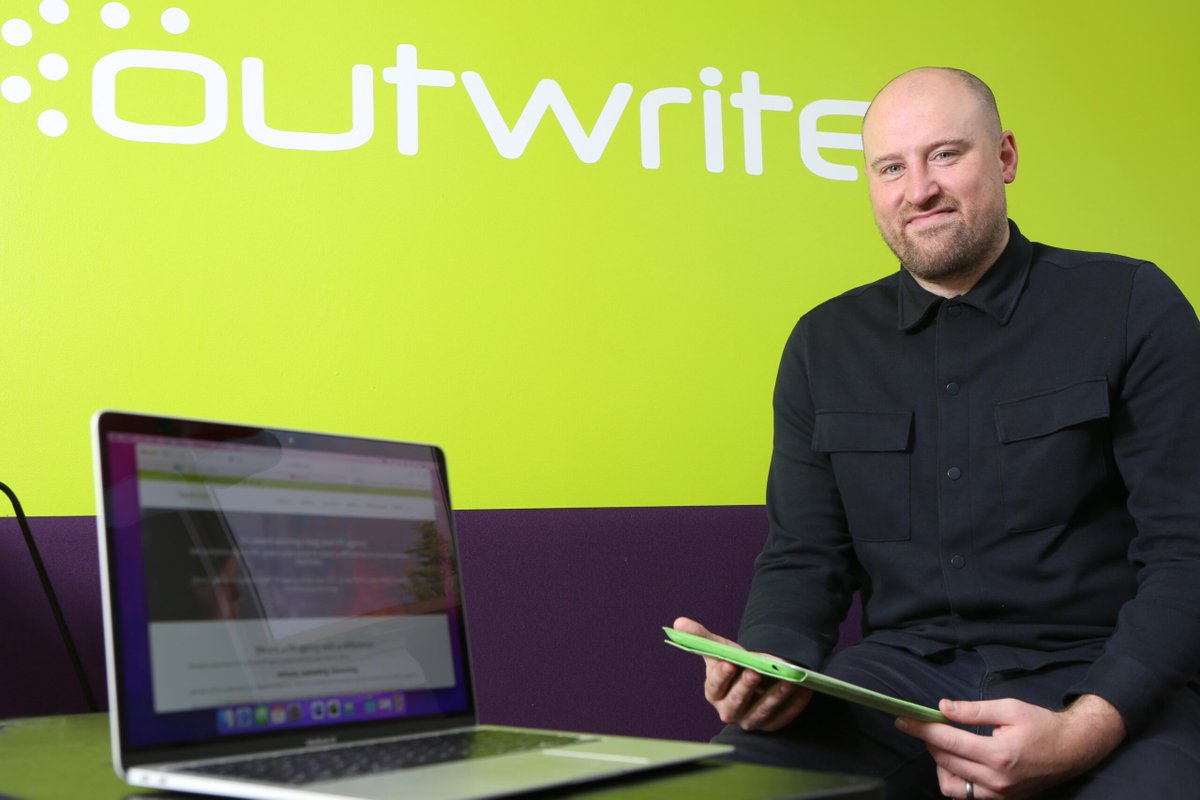 outwritepr's tweet image. We can’t believe a year ago today, senior account executive @Tom_Norris10 joined the Outwrite team!🥳👏

It’s fantastic to have Tom on board, who brings a wealth of experience to help clients achieve their goals.⭐️😊
#StaffSpotlight #EmployeeMilestone #TeamGrowth #WorkAnniversary