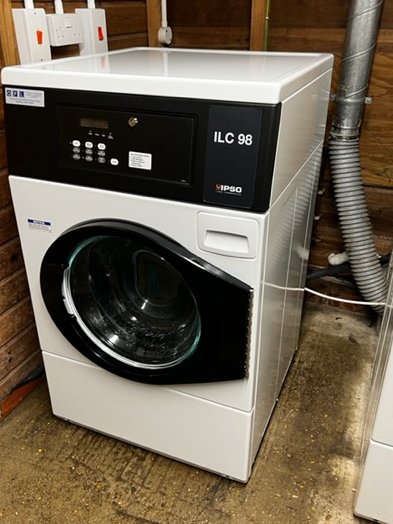 OPLWORTHING's tweet photo. Vets, Kennels, and catteries need heavy-duty laundry equipment they can rely on like this IPSO ILC98 Washing machine recently installed at a local kennels https://t.co/mg82GwdCcq #vets #commerciallaundry #caterries #commercialwashingmachine https://t.co/KmYLi0yp2K